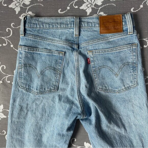 Levi's Wedgie Jeans Light Wash Blue Sz 26 - Picture 5 of 10